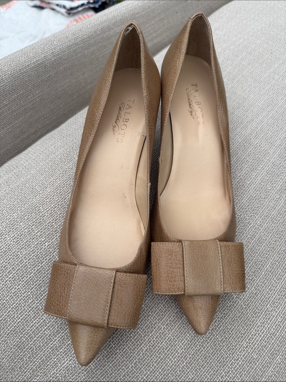Talbots Pointed Toe Bow Flats in Camel Brown